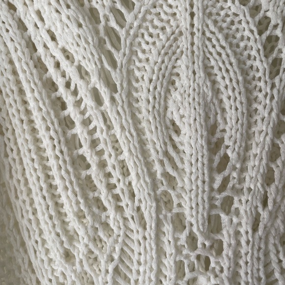 Lauren Conrad white knit top, scoop neck, small, - Picture 4 of 5